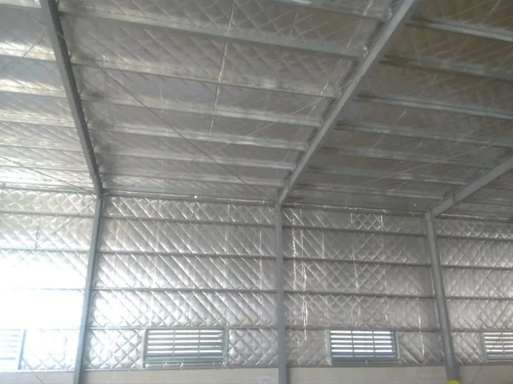 Depósito con aislación térmica
