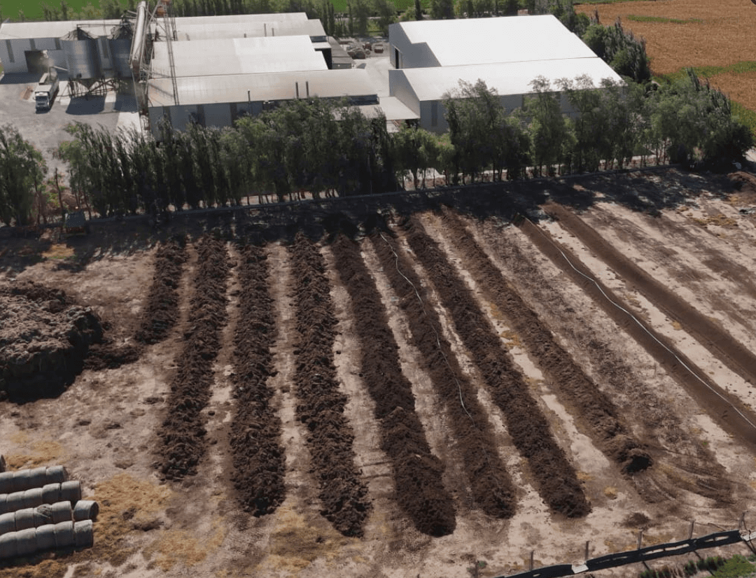 Pellfood apuesta a la economía circular con compostaje de alfalfa